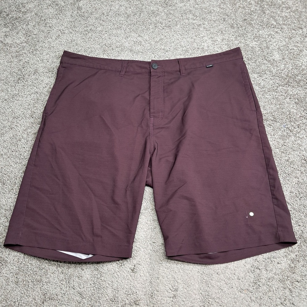 Travis Mathew Mens 42 Golf Shorts Burgundy Maroon Performance Stretch